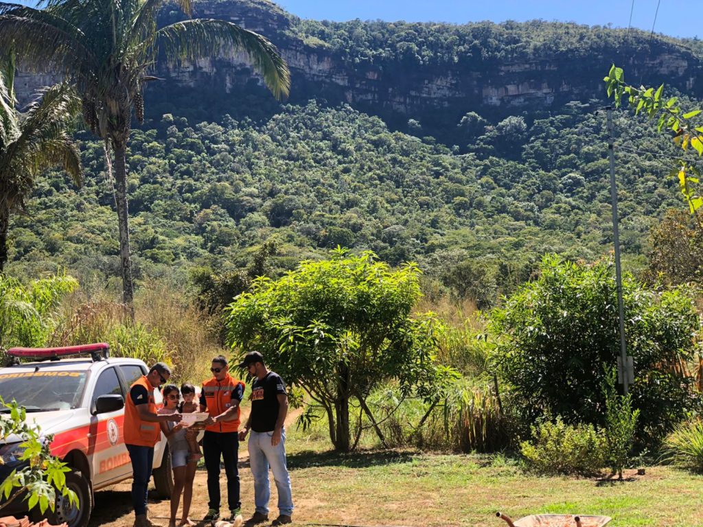 Projeto Foco no Fogo sobe a Serra de Lajeado para orientar moradores sobre riscos de queimadas ilegais