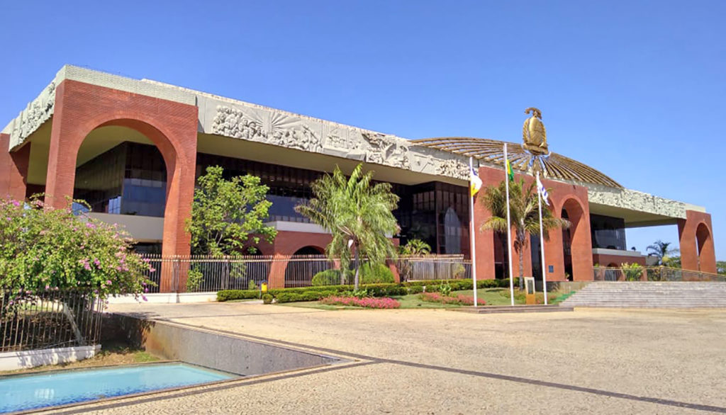 Governo do Tocantins reduz de 29% para 18% imposto sobre gasolina e álcool e vai reduzir sobre gás de cozinha