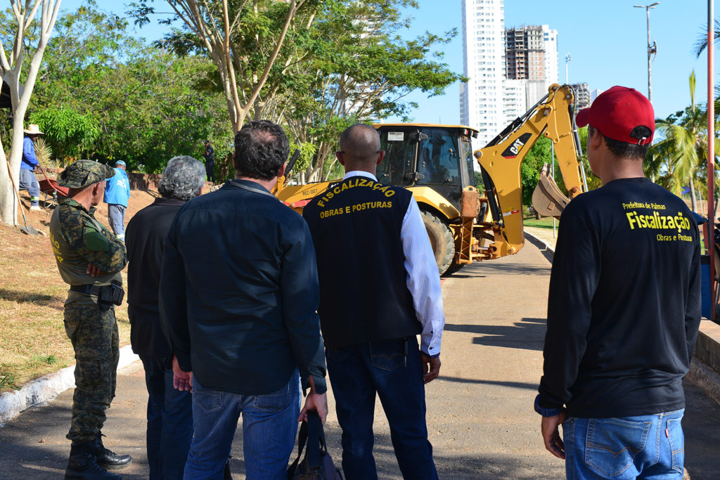 Ação contou com o apoio das equipes da Secretaria de Infraestrutura e Serviços Públicos e da Guarda Metropolitana de Palmas