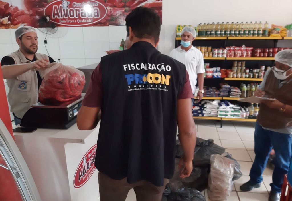 Mais de 220 produtos vencidos foram apreendidos na Operação Pró-Consumidor realizada pelo Ministério Público do Tocantins (MPTO), em conjunto com Procon Tocantins