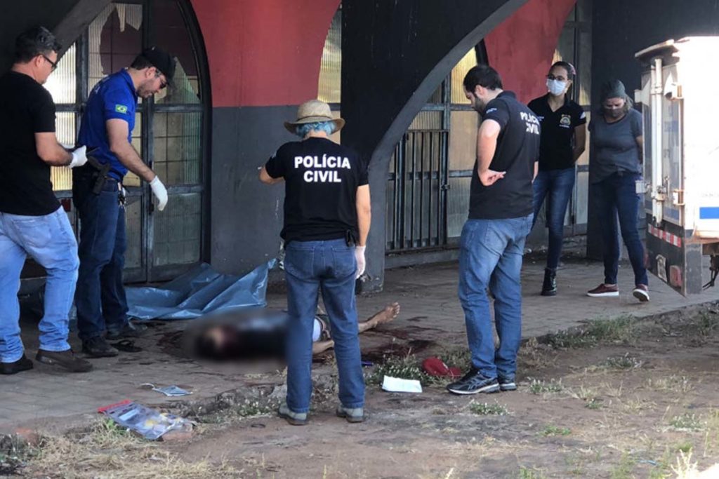A vítima foi assassinada com muita violência e brutalidade