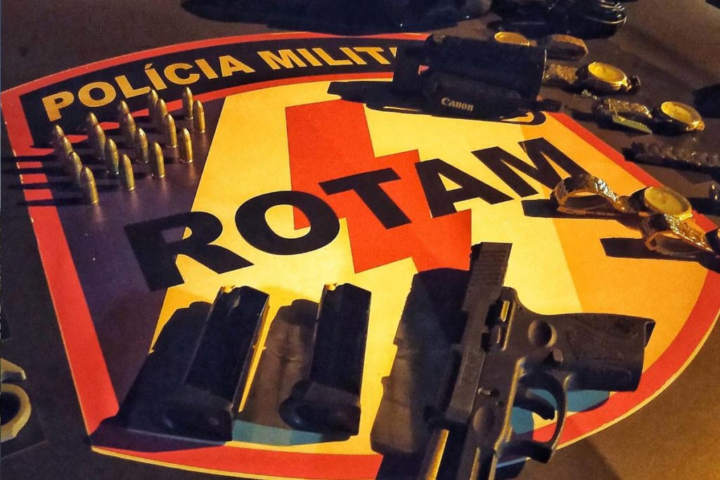 Polícia Militar prende suspeitos por porte ilegal de arma de fogo, receptação e tráfico de drogas em Palmas