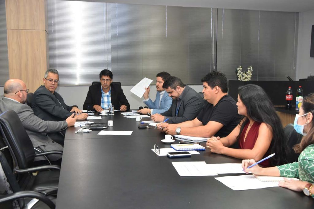 Secretários debatem implementação do novo piso da enfermagem no Tocantins