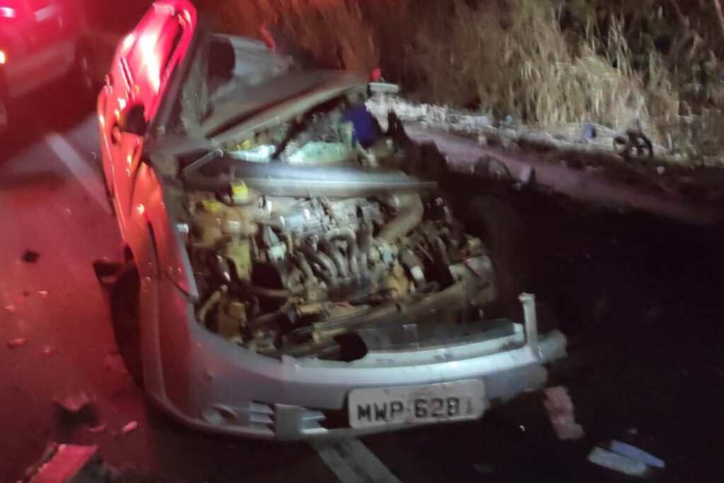 Bombeiros Militares fazem desencarceramento de jovem de 19 anos