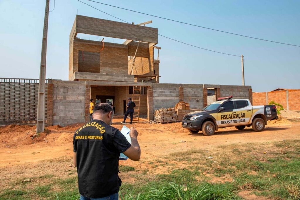 Chácara parcelada irregularmente é embargada por degradação ambiental