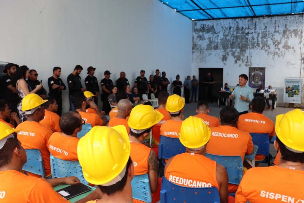 Seciju forma mais de 30 custodiados no curso profissionalizante de encanador