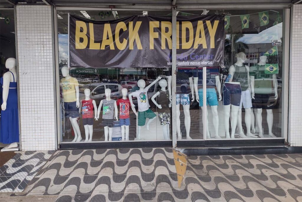 Procon Municipal de Palmas orienta consumidores na hora da compra