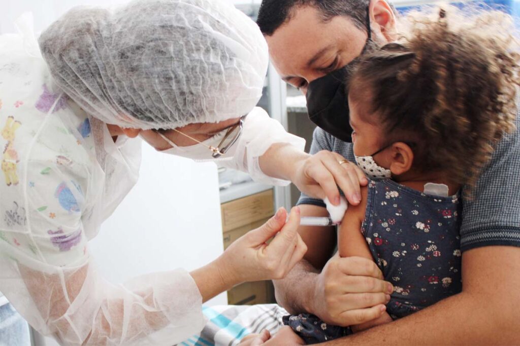 Saúde de Palmas retoma aplicação da vacina anticovid para crianças de 3 e 4 anos