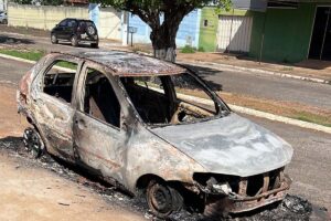 Em Formoso do Araguaia, casal é preso por incendiar veículo estacionado em frente à Delegacia