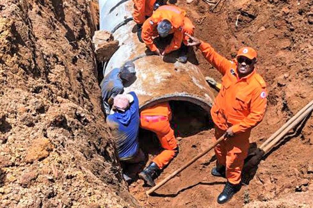 Trabalhadores são resgatados após ficarem soterrados em obra na zona rural de Porto Nacional