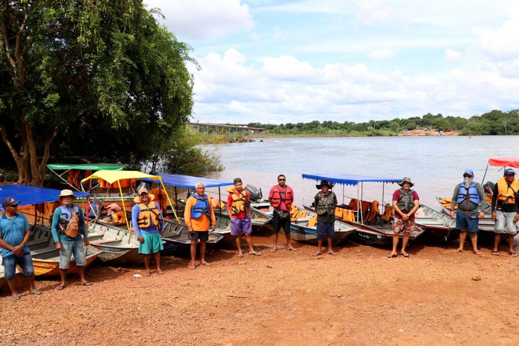 Barqueiros iniciam transporte emergencial gratuito entre Tocantins e Maranhão