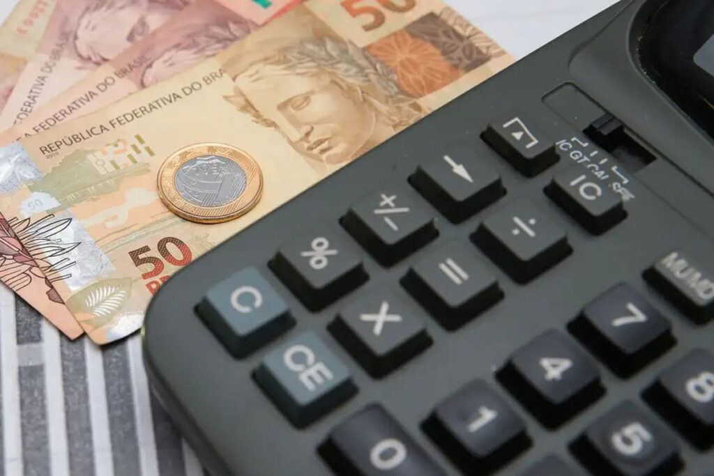 ICMS: O Imposto Estadual que Impacta no Preço da Cesta Básica e dos Combustíveis