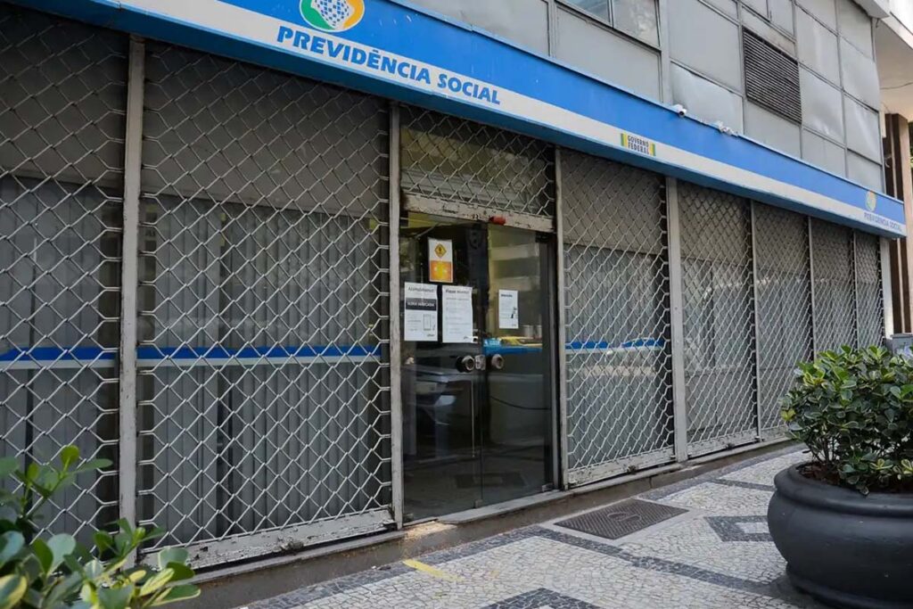 INSS antecipa pagamento para 15 milhões de aposentados e pensionistas