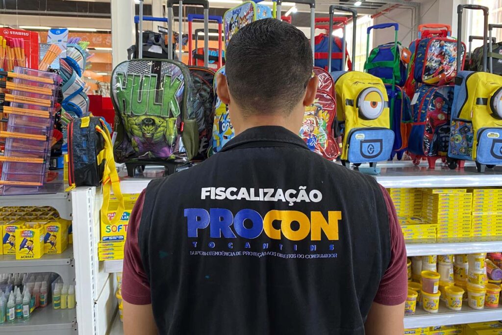 Procon Tocantins apreende mais de 6 mil produtos irregulares em operação "Volta às Aulas"