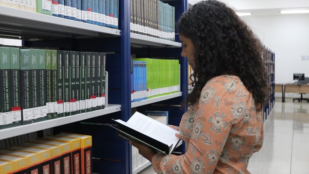 Os cursos superiores mais valorizados pelo mercado de trabalho em 2025