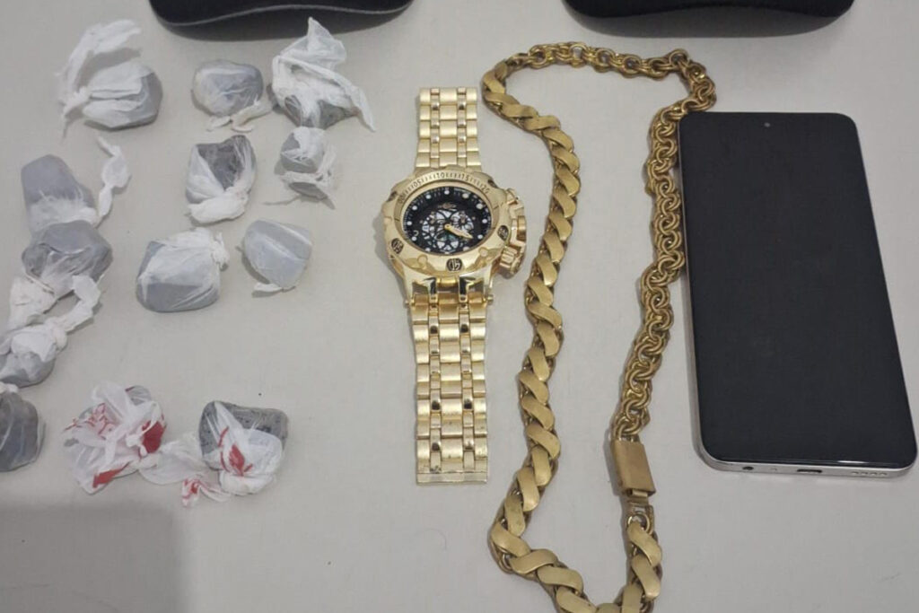 Ação policial em Almas resulta na apreensão de maconha e objetos de origem suspeita