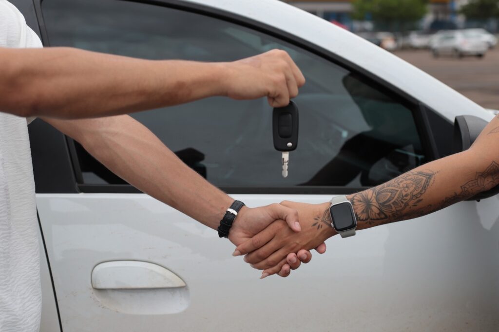 Compra e venda de veículos: veja os golpes mais comuns e como se proteger