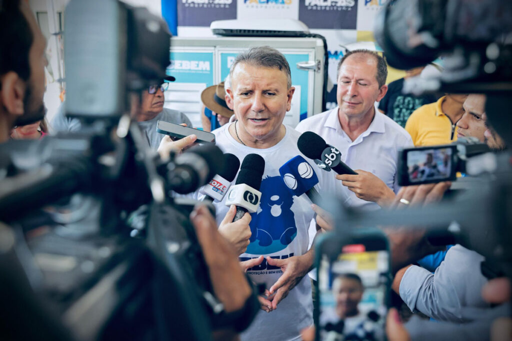 Prefeito de Palmas se afasta do cargo por oito dias para cuidar do filho internado