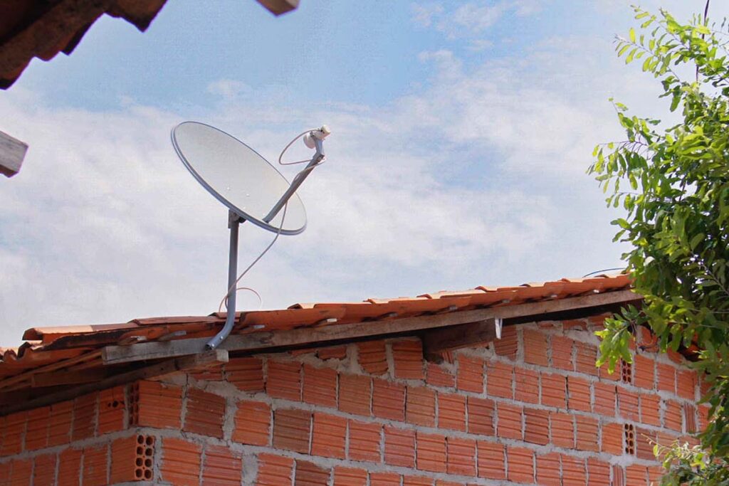 Parabólica tradicional será desativada: Veja quem tem direito ao kit gratuito