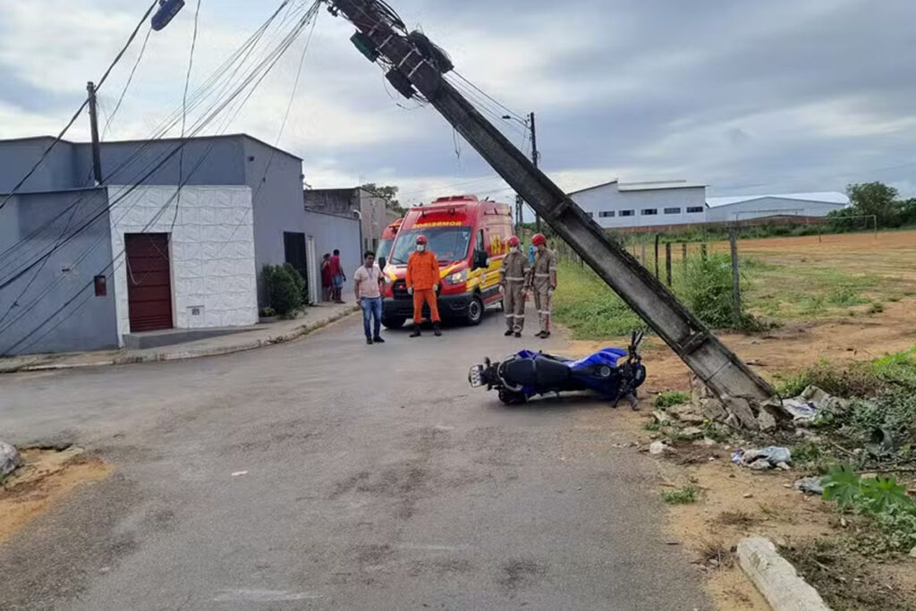 Motociclista fica gravemente ferido após colisão com poste em Araguaína