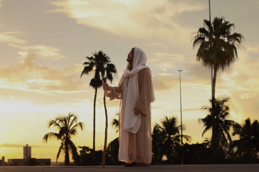 Paixão de Cristo 2025 será encenada na Praça dos Girassóis com Giselle Itié e Ivo Gandra