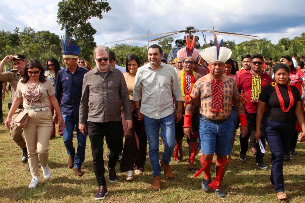 Wanderlei Barbosa e Dias Toffoli visitam aldeia indígena antes de ação nacional de saúde