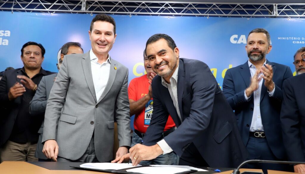 Tocantins assina contratos para construção de quase 900 moradias em 28 municípios