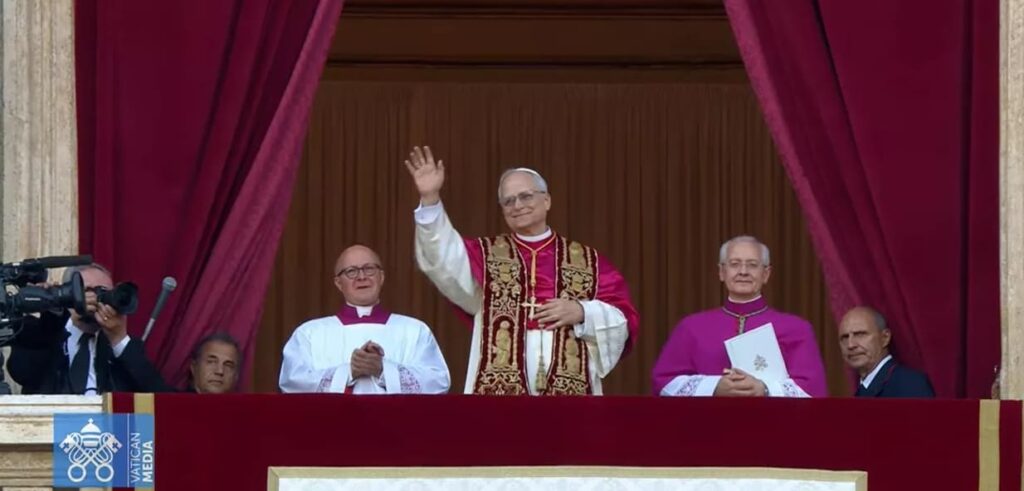 Cardeais elegem norte-americano Robert Prevost como novo papa: Leão XIV