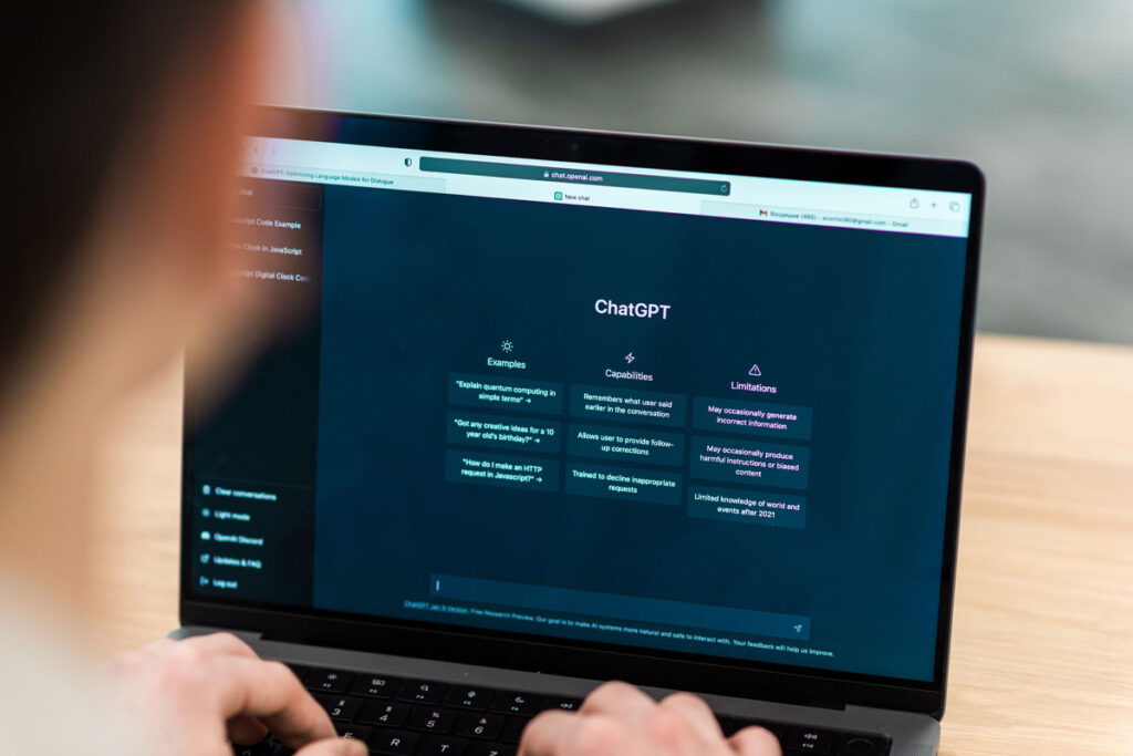 Uso excessivo do ChatGPT pode causar "atrofia cognitiva", aponta estudo do MIT