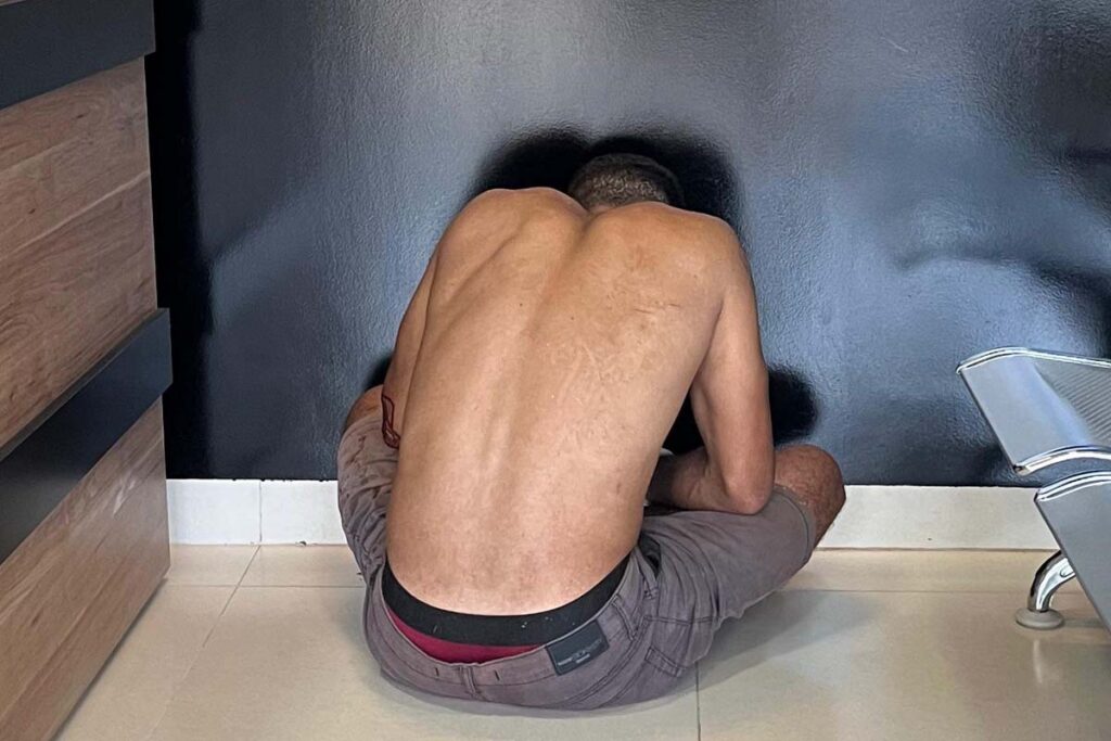 Homem foragido por roubo é preso após denúncia de violência doméstica em Augustinópolis