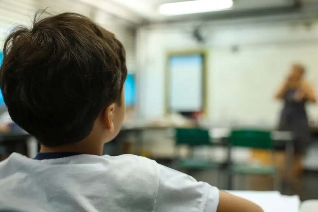 Investimento federal em crianças e adolescentes cresce, mas ainda está abaixo de 2,5% do PIB