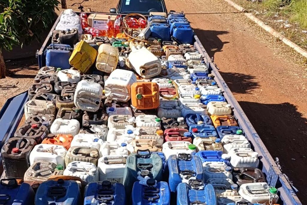 Polícia Civil prende quatro pessoas e apreende armas, combustíveis e agrotóxicos em Araguatins