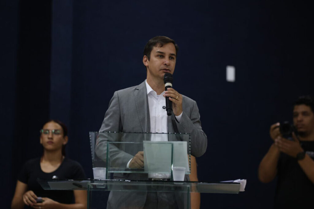 Prefeito interino de Palmas promove mudanças no alto escalão e fortalece grupo político próprio