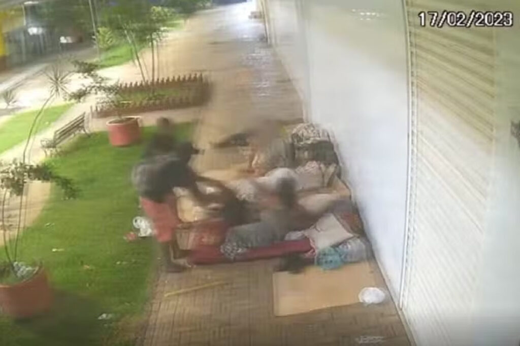 Réus são condenados a 69 anos de prisão por assassinato de moradores de rua em Palmas