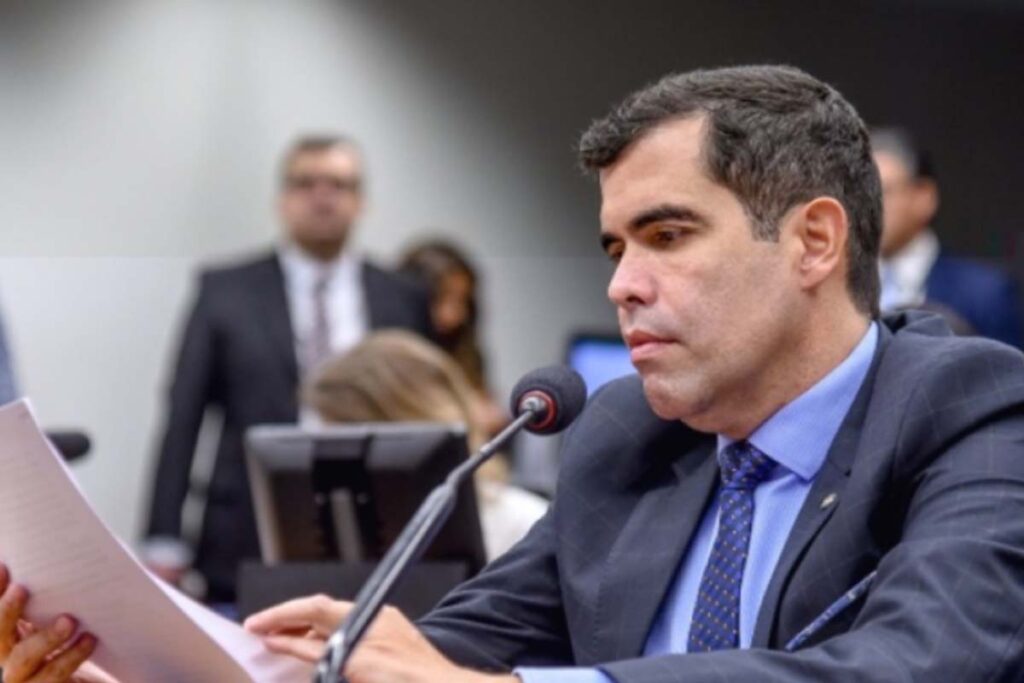 Ricardo Ayres perde relatoria da CPMI do INSS após articulação da oposição