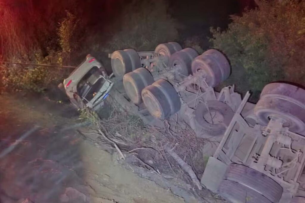 Mulher morre soterrada por carga de soja em acidente grave na TO-040