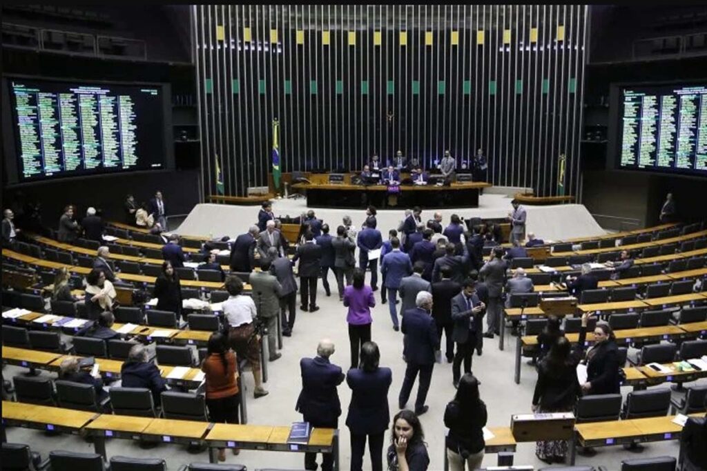 Centrão articula derrota da MP do IOF e impõe perda de R$ 35 bilhões ao governo Lula