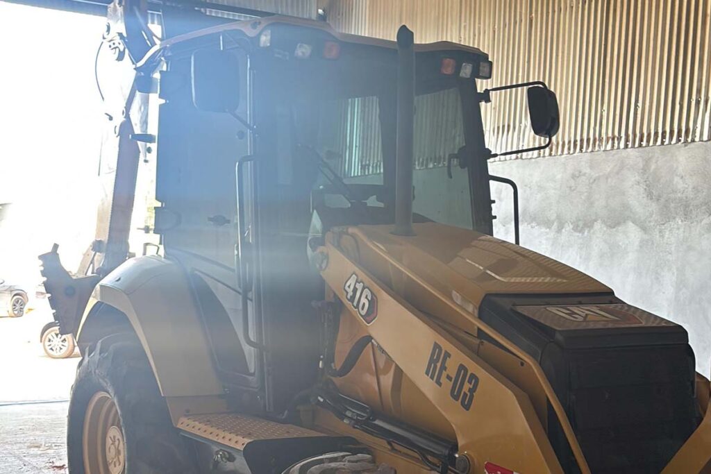 Retroescavadeira roubada em São Paulo é encontrada em Augustinópolis