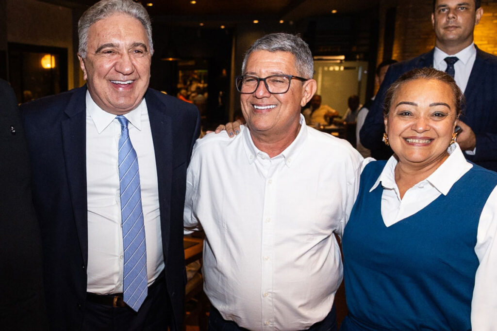 Governador Laurez Moreira reforça parceria com prefeitos em jantar da ATM em Brasília