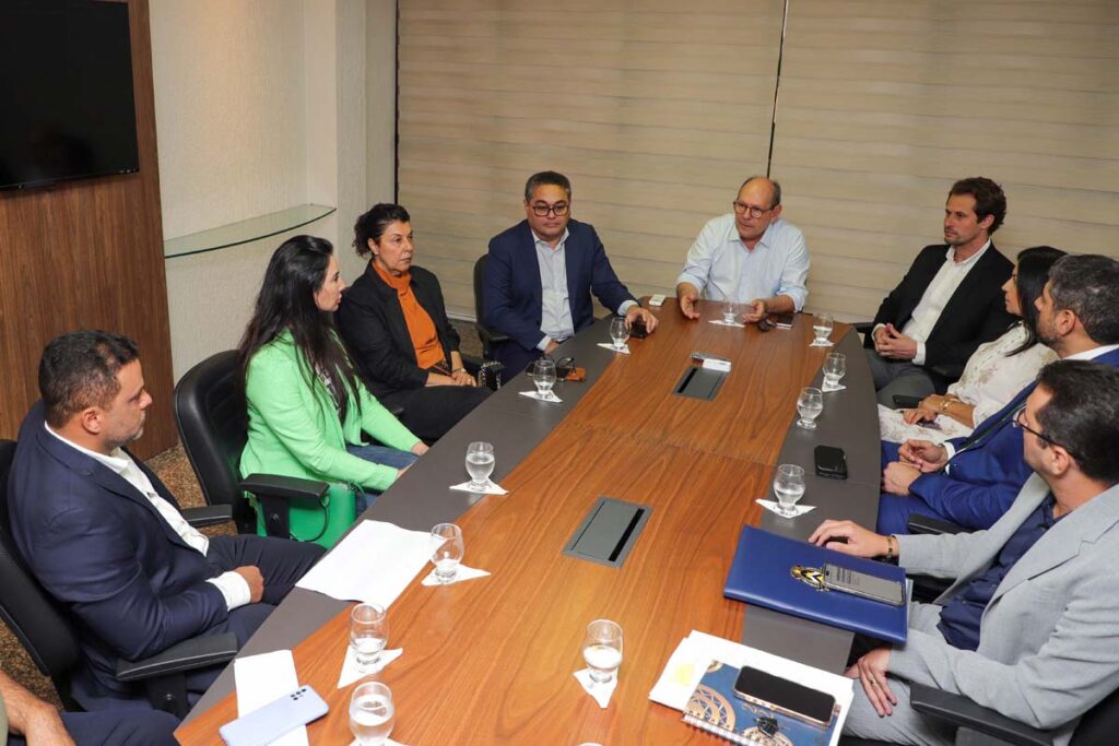 Governo do Tocantins mantém diálogo com servidores sobre implantação do teto remuneratório único