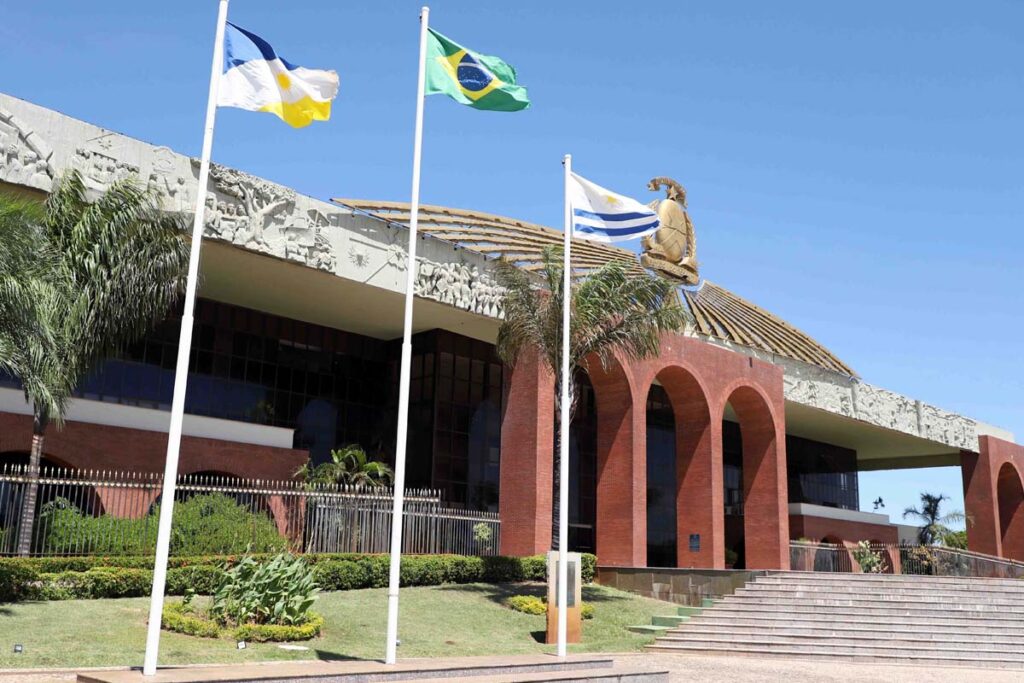 Governo do Tocantins decreta ponto facultativo e servidores terão quatro dias de folga