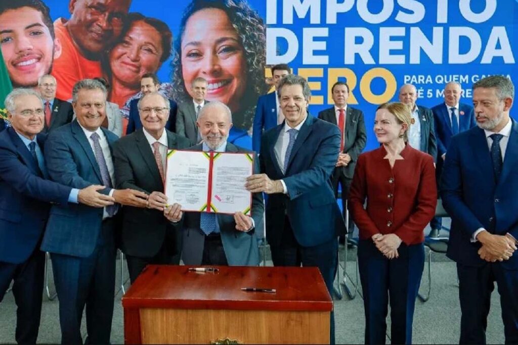 Lula sanciona isenção do IR para quem ganha até R$ 5 mil; 15 milhões deixam de pagar imposto