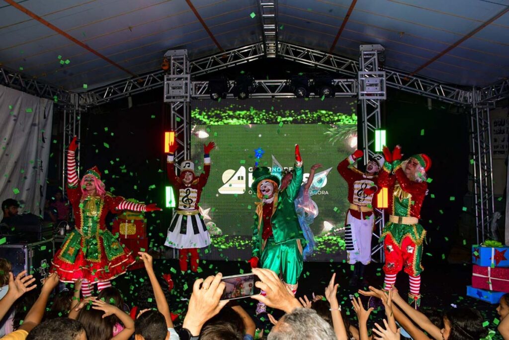Paraíso do Tocantins inaugura decoração natalina e abre programação Encantos de Natal 2025