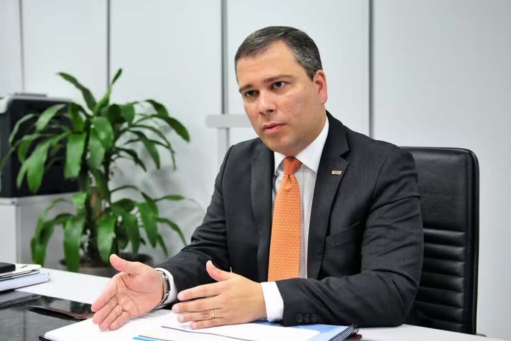 Presidente do BRB é afastado em meio a investigação que levou à prisão de executivos do Banco Master