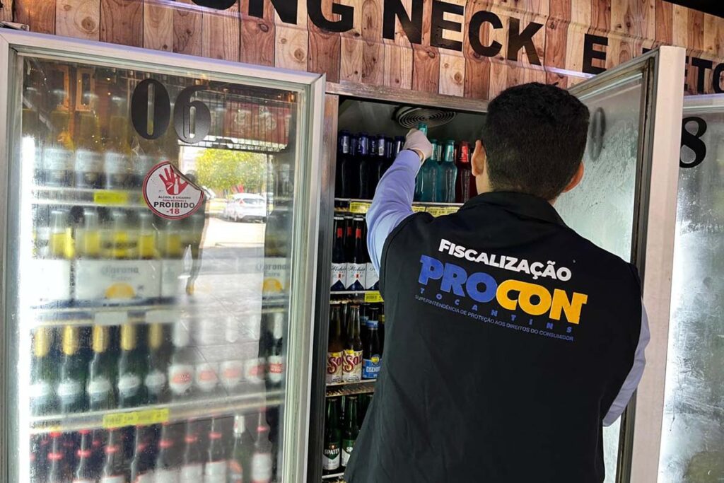 Procon Tocantins apreende 1.470 produtos vencidos em operação “De Olho no Copo”