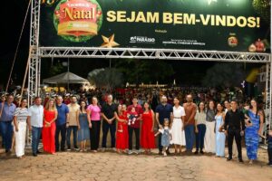 Prefeitura de Paraíso acende luzes de Natal e reforça ações para impulsionar o comércio local