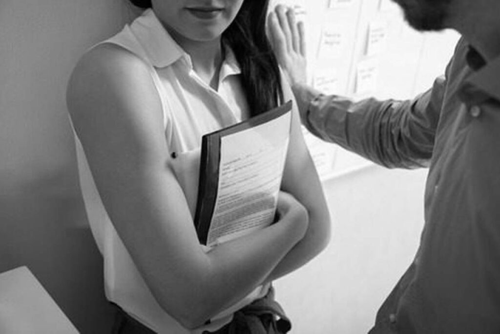 Fiscal agropecuário é indiciado por assédio sexual, importunação e perseguição contra estagiária