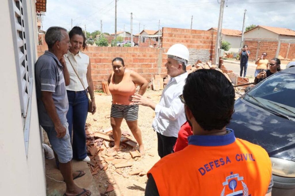 Após vendaval, Palmas decreta situação de emergência e mobiliza força-tarefa no Jardim Taquari