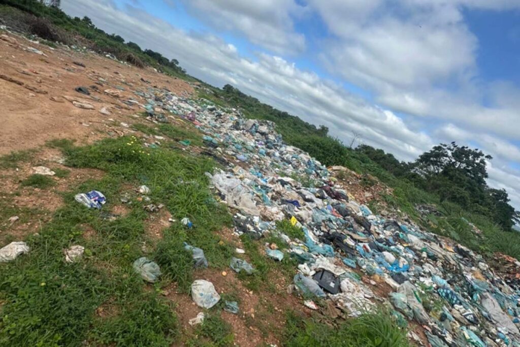 Campo de pouso de Itaguatins vira lixão a céu aberto e motiva ação popular ambiental