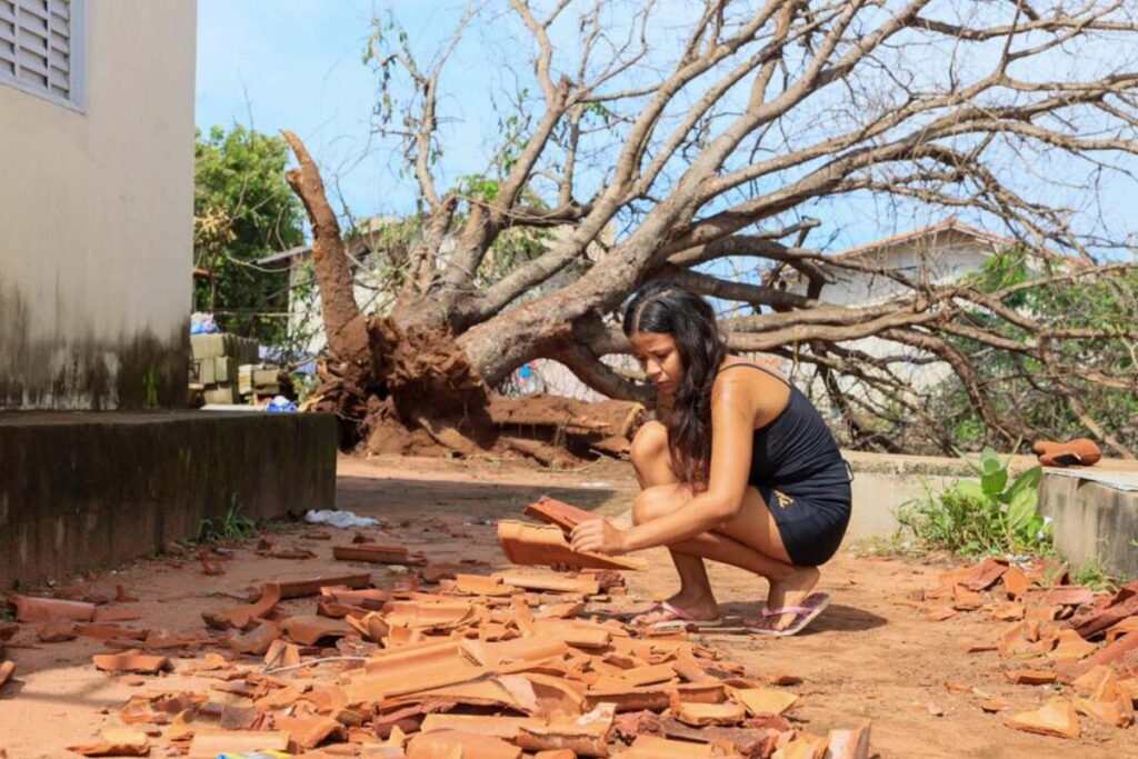 Estado discute medidas emergenciais para famílias afetadas por temporal no Jardim Taquari, em Palmas